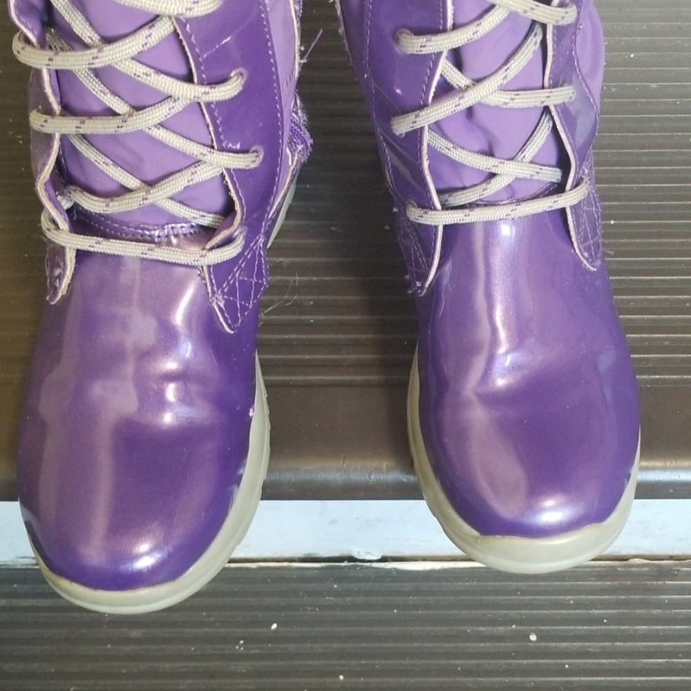 Shoe - Picture 3 of 5